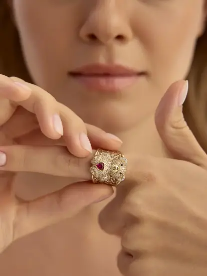 Ayıcık Figürlü Kalp Taşlı 14K Altın Yüzük - (1)