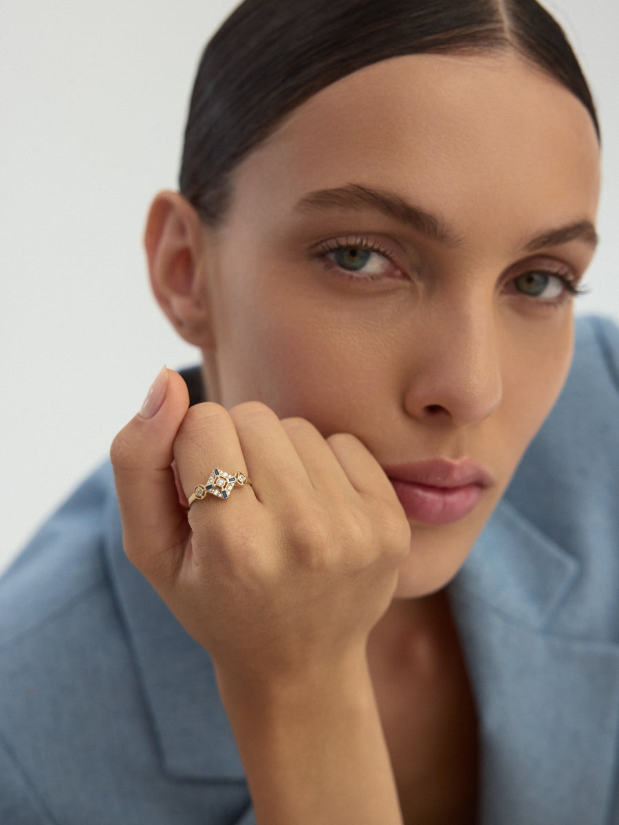 Safir Rengi Baget ve Yuvarlak Taşlı Geometrik 14K Altın Yüzük