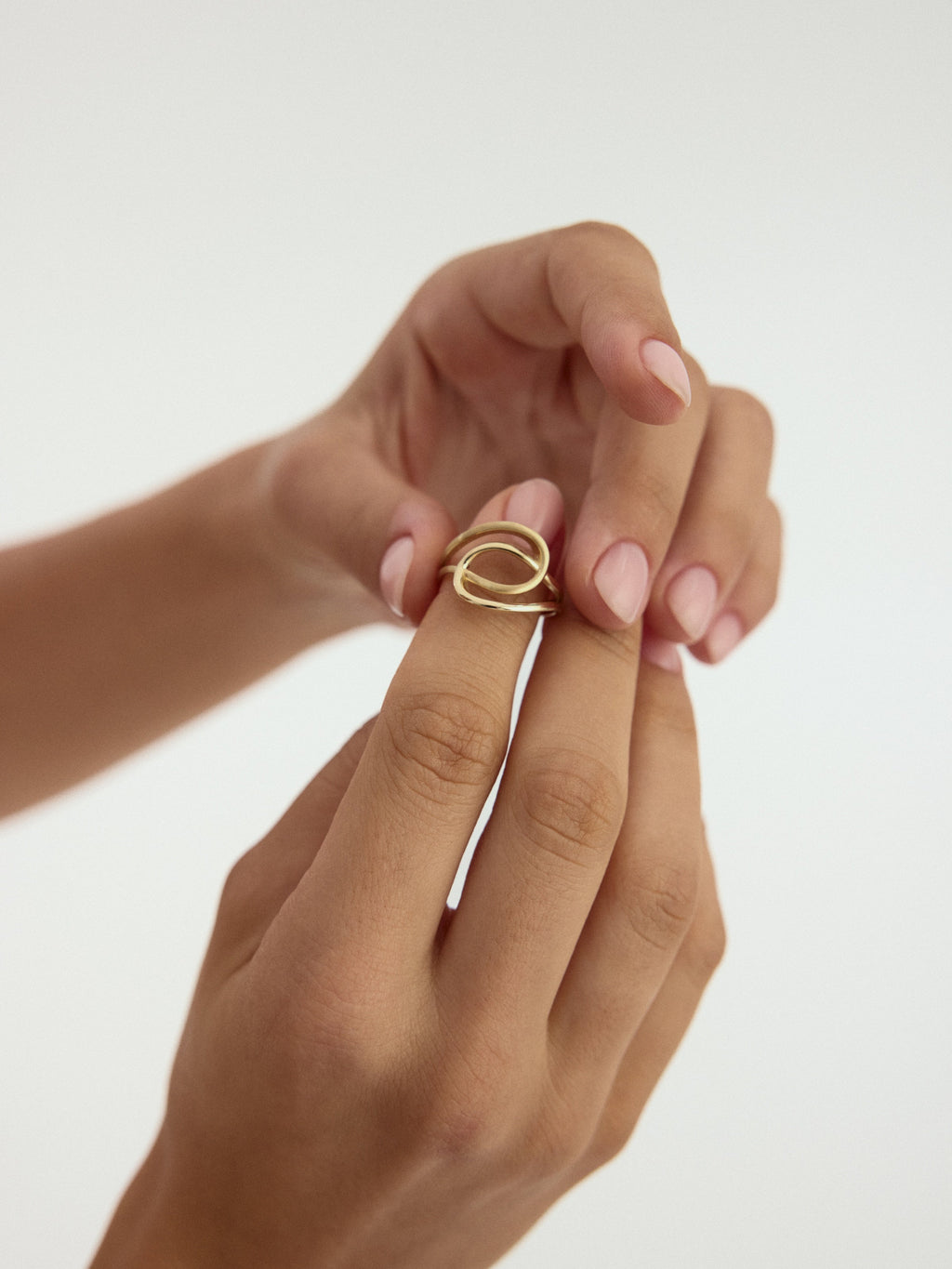 Sonsuz Düğüm Formlu Modern 14K Altın Yüzük - Elef Kuyumculuk