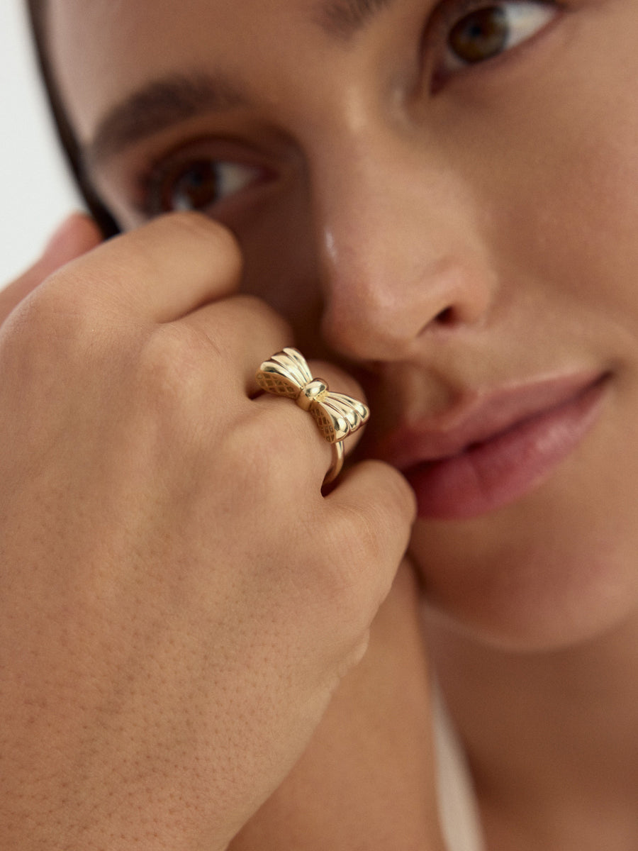Fiyonk Formlu Modern 14K Altın Yüzük