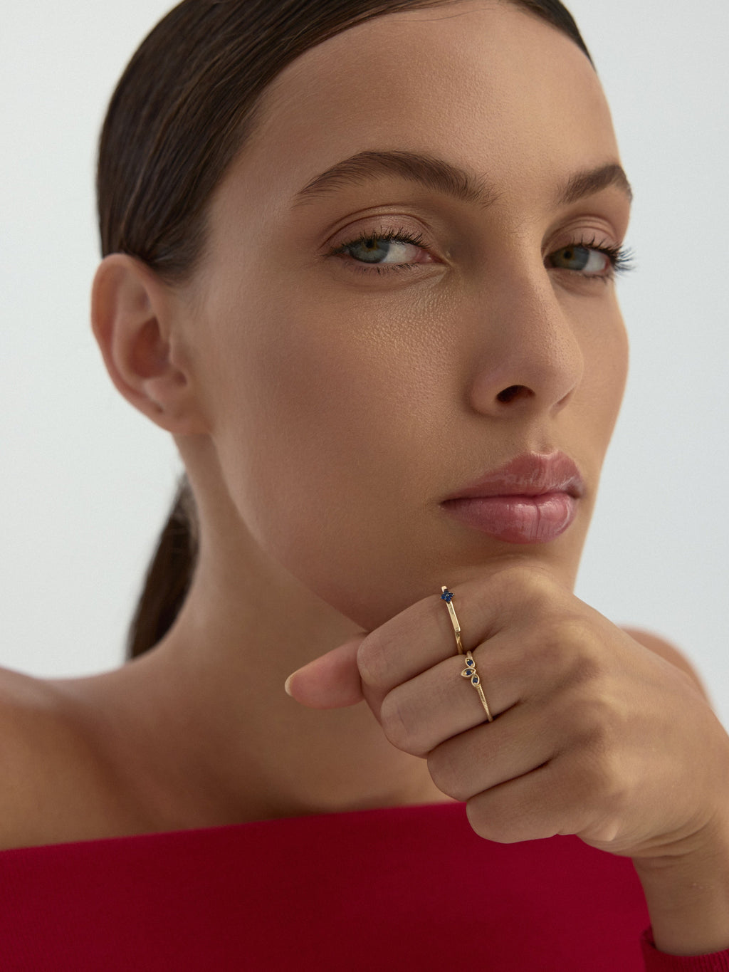 Geometrik Çubuk ve Safir Rengi Taşlı Minimal 14K Altın Yüzük - Elef Kuyumculuk