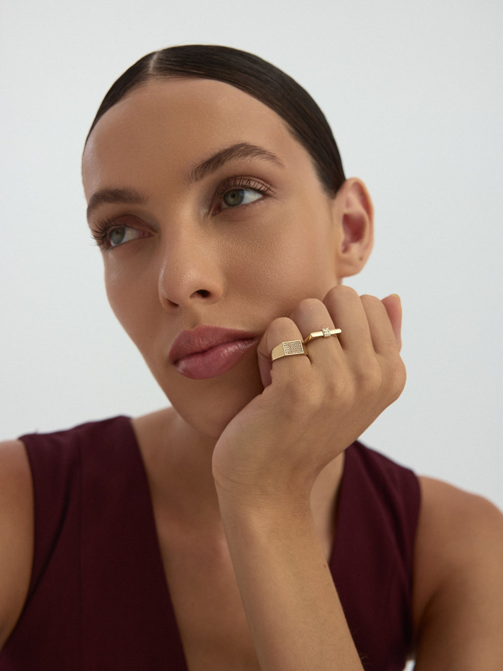Baget ve Yuvarlak Taşlı Modern 14K Altın Yüzük - Elef Kuyumculuk
