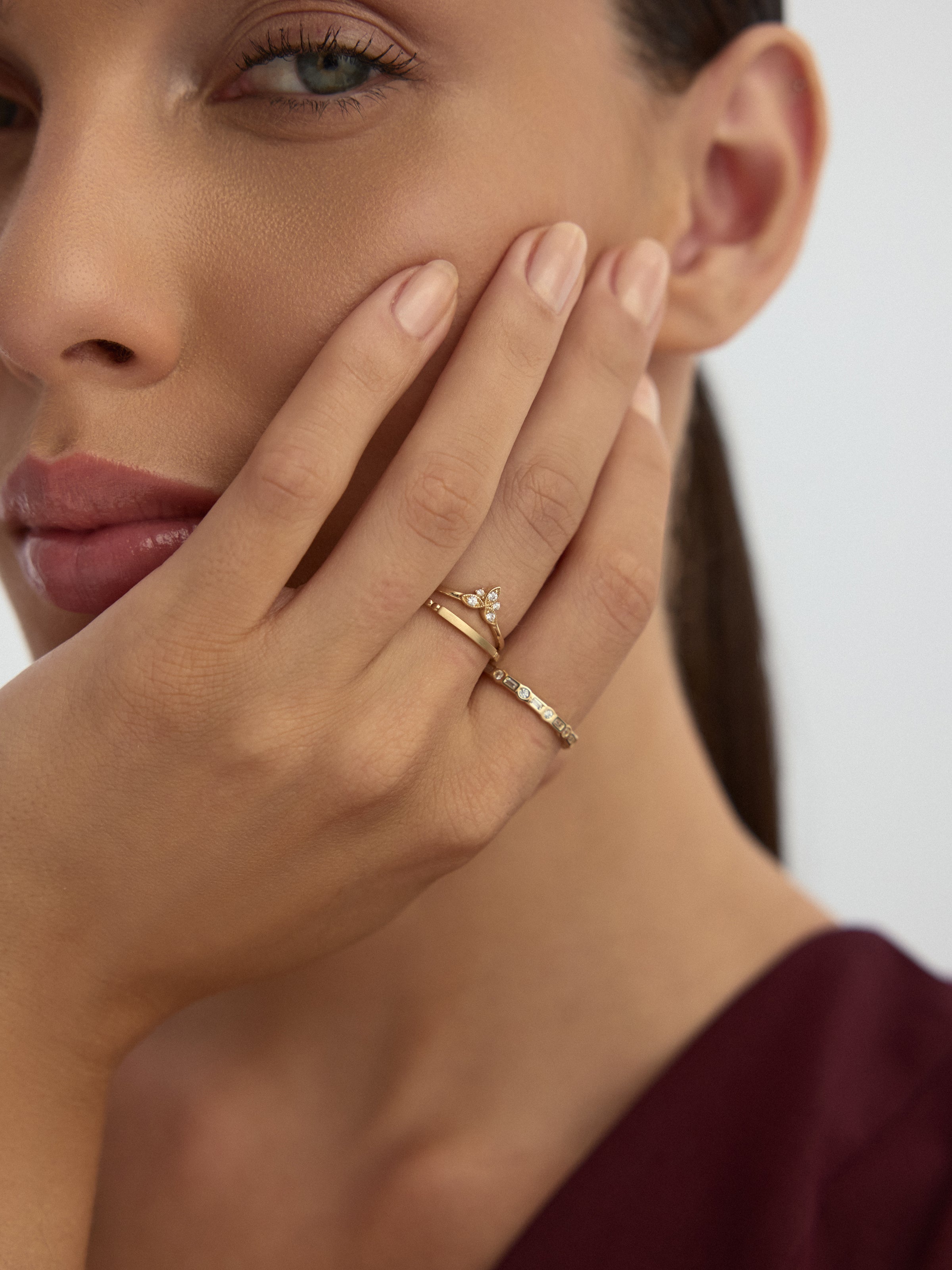 Yonca Motifli Taşlı Minimal 14K Altın Yüzük - Elef Kuyumculuk
