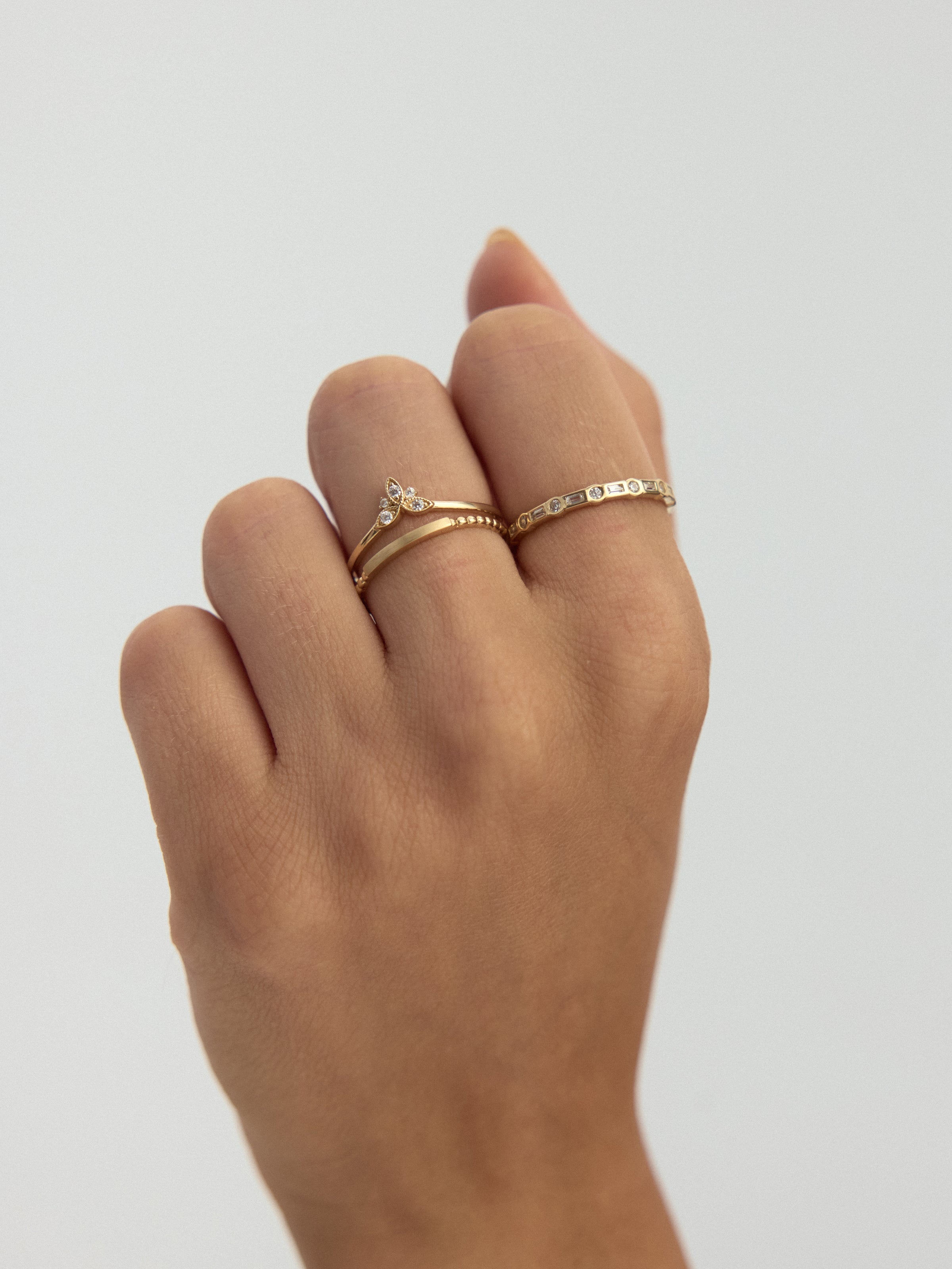 Yonca Motifli Taşlı Minimal 14K Altın Yüzük - Elef Kuyumculuk