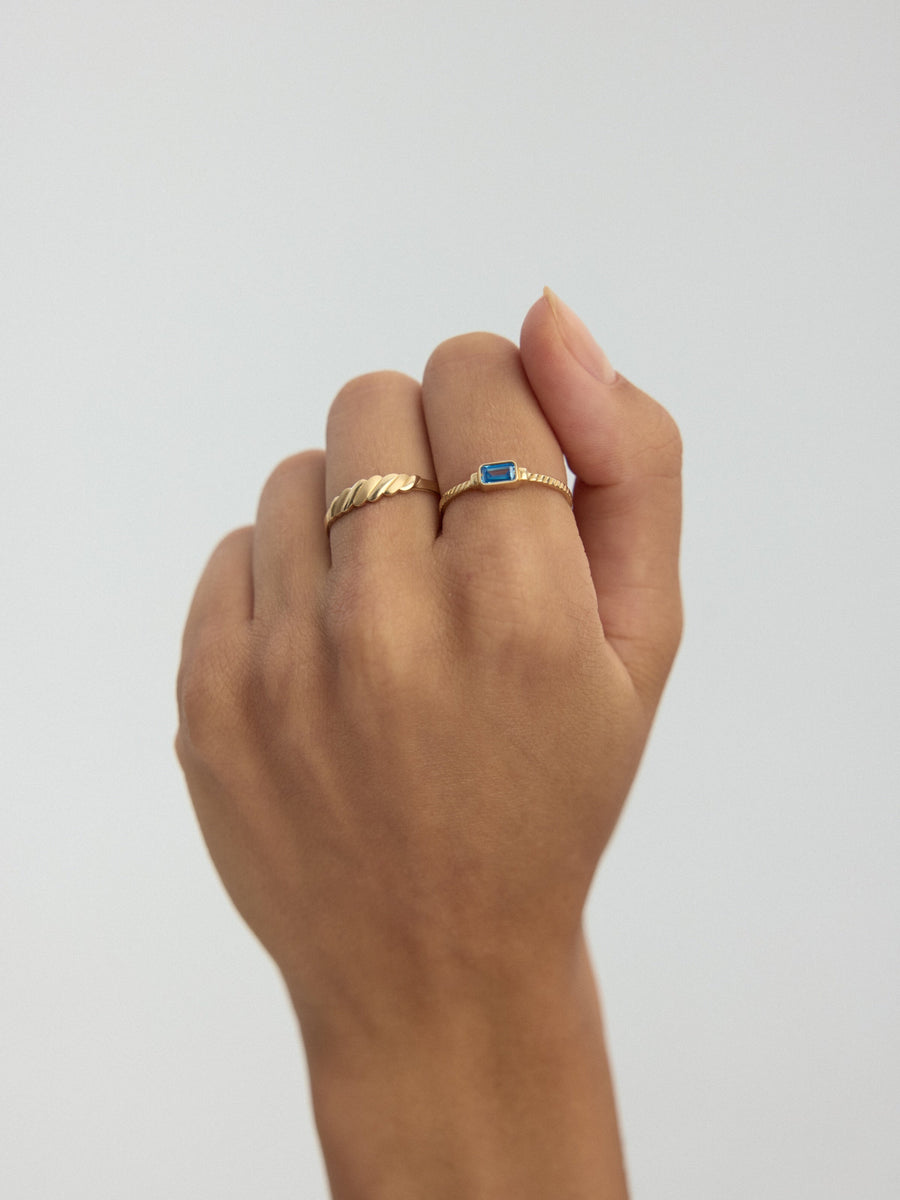 Baget Safir Rengi Taşlı Modern 14K Altın Yüzük