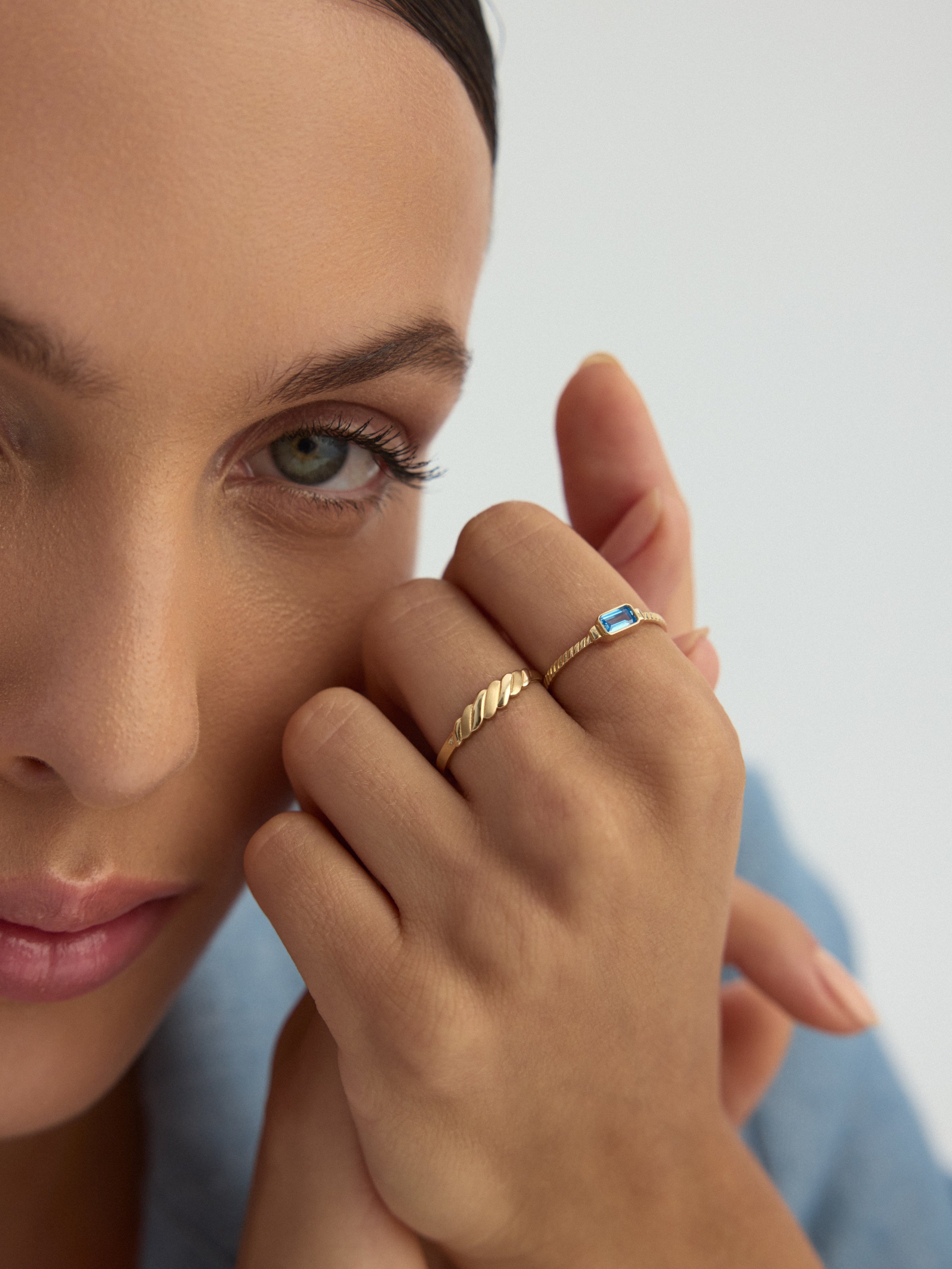 Baget Safir Rengi Taşlı Modern 14K Altın Yüzük - Elef Kuyumculuk