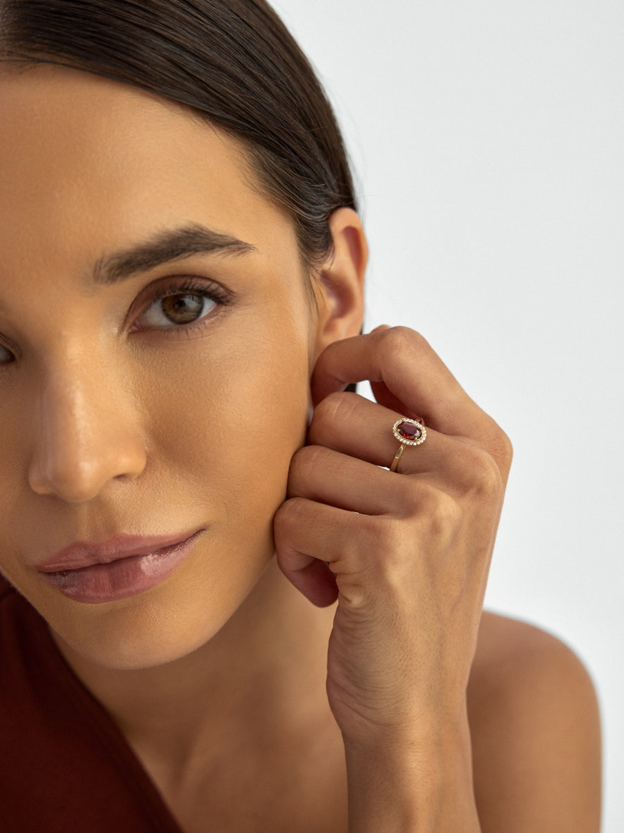 Oval Garnet Taşlı Halo 14K Altın Yüzük