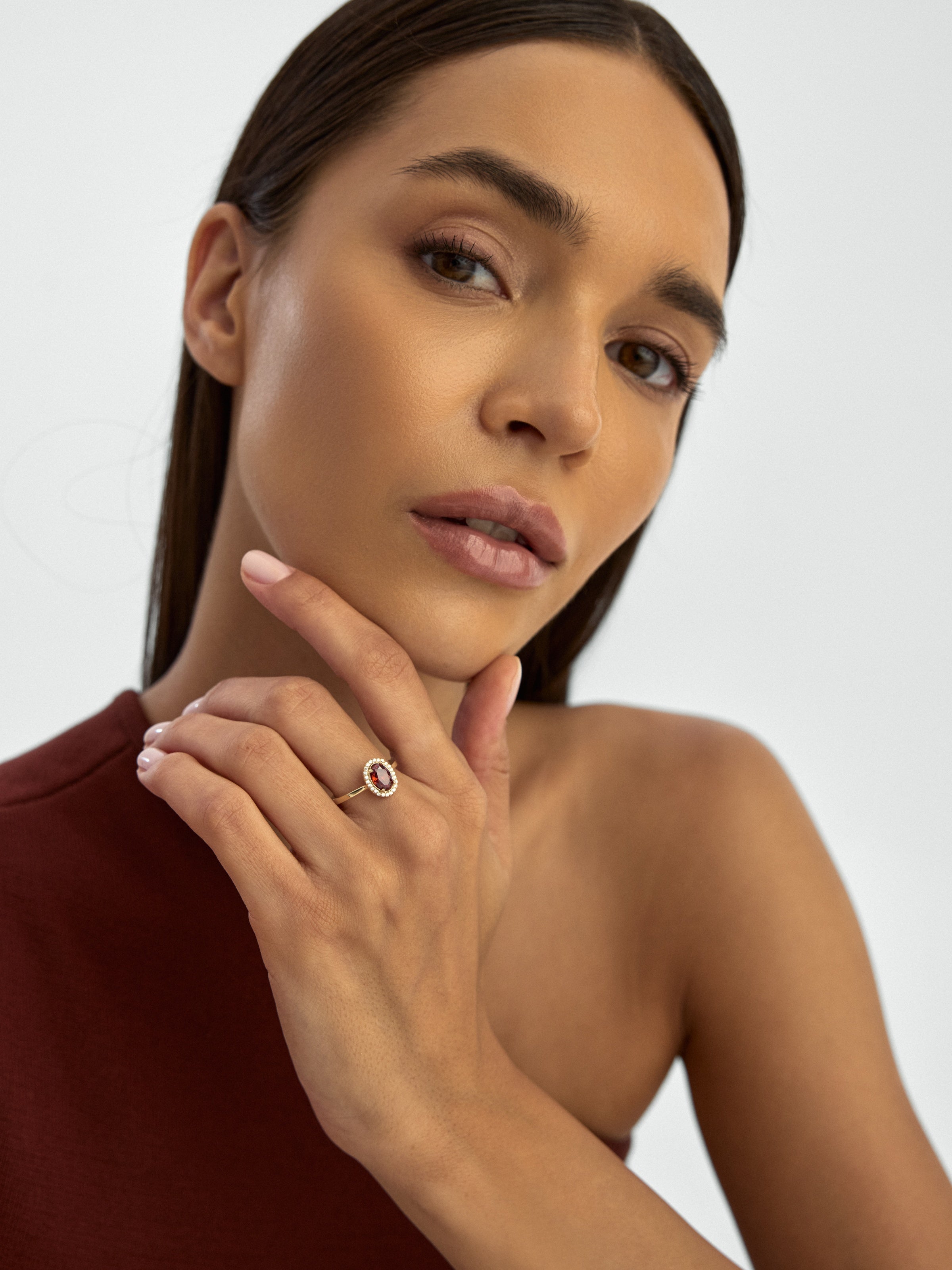 Oval Garnet Taşlı Halo 14K Altın Yüzük - Elef Kuyumculuk