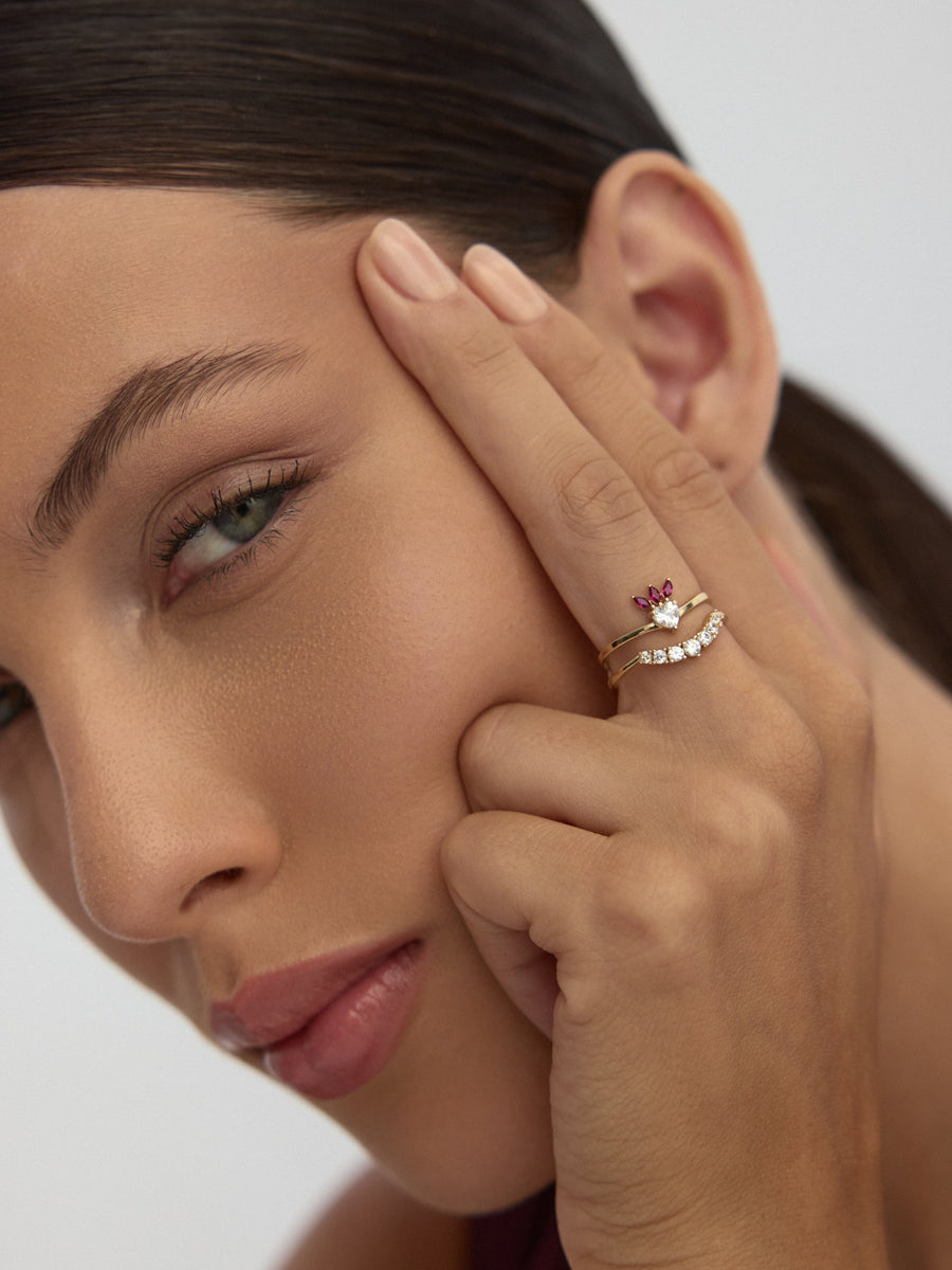 Kalp Kesim ve Yakut Rengi Taşlı Modern 14K Altın Yüzük