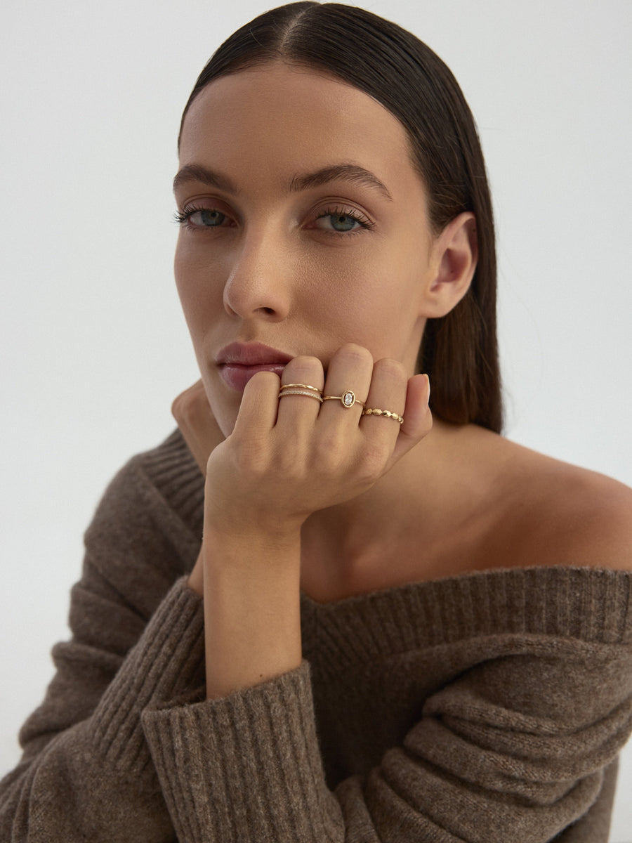 Oval Kesim Taşlı Minimal 14K Altın Yüzük