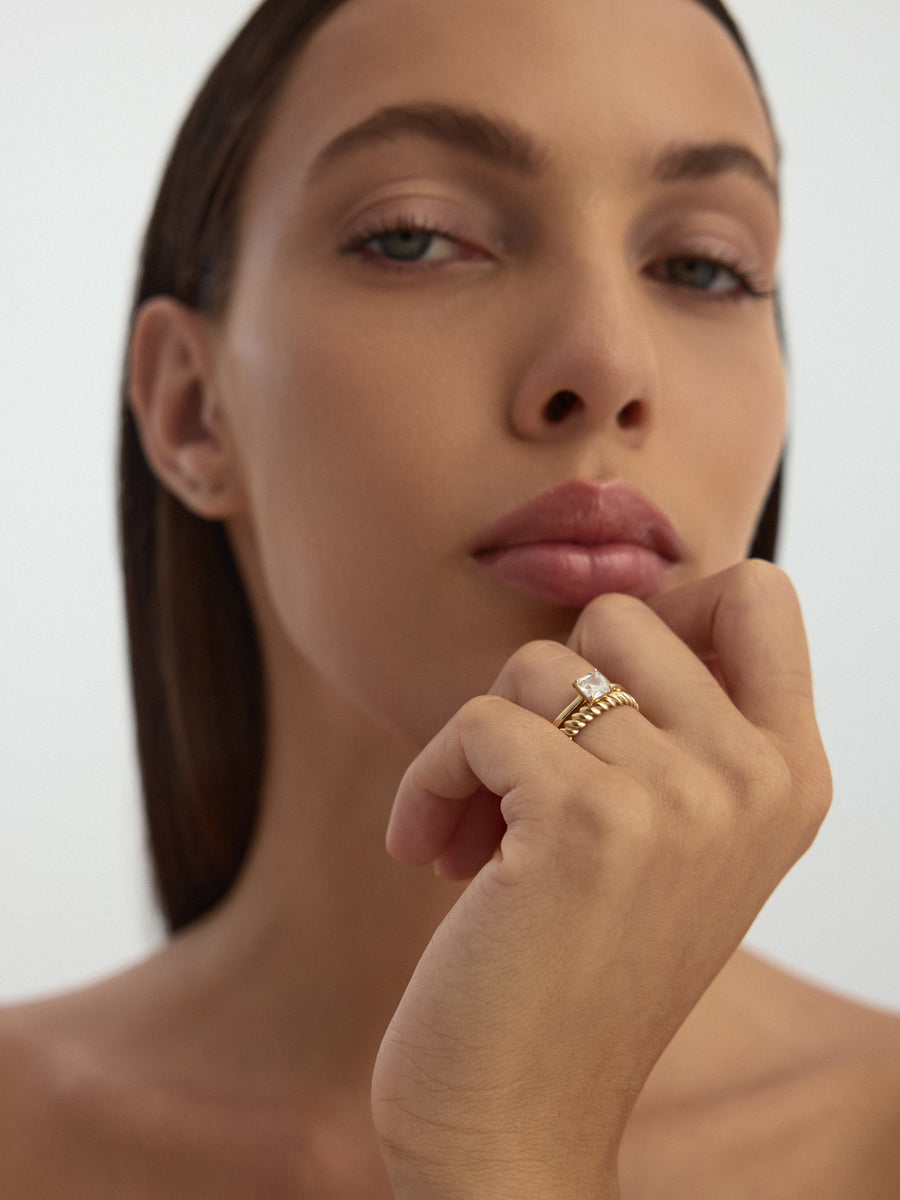 Burgu Formlu Minimal 14K Altın Yüzük