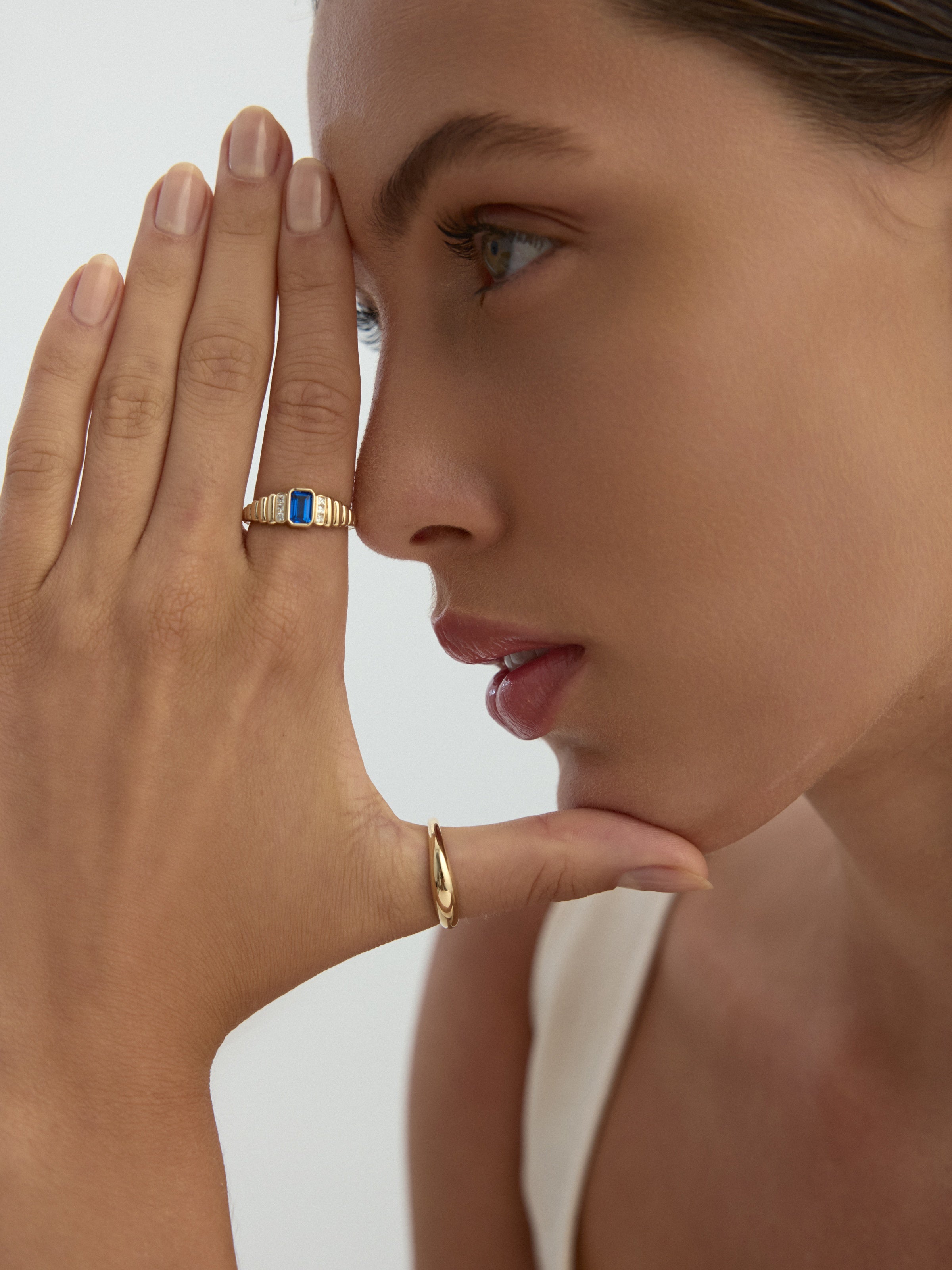 Baget Kesim Lacivert Taşlı Modern 14K Altın Yüzük - Elef Kuyumculuk