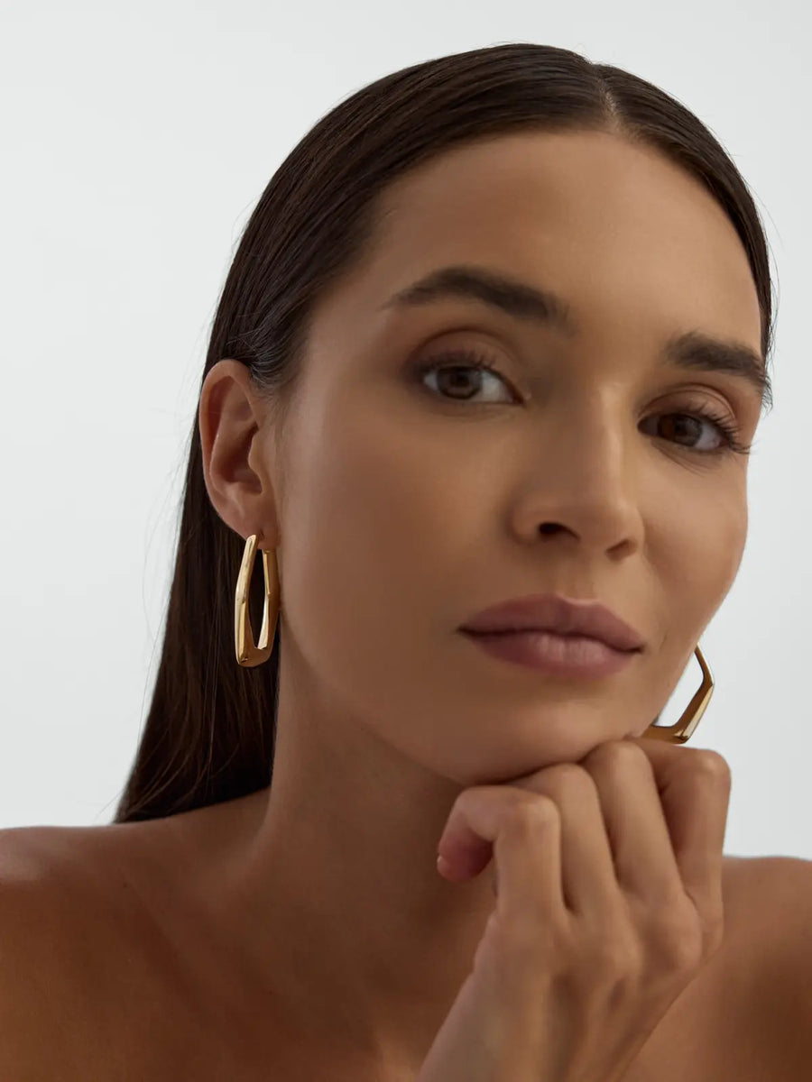 Altıgen Formlu 14K Altın Küpe