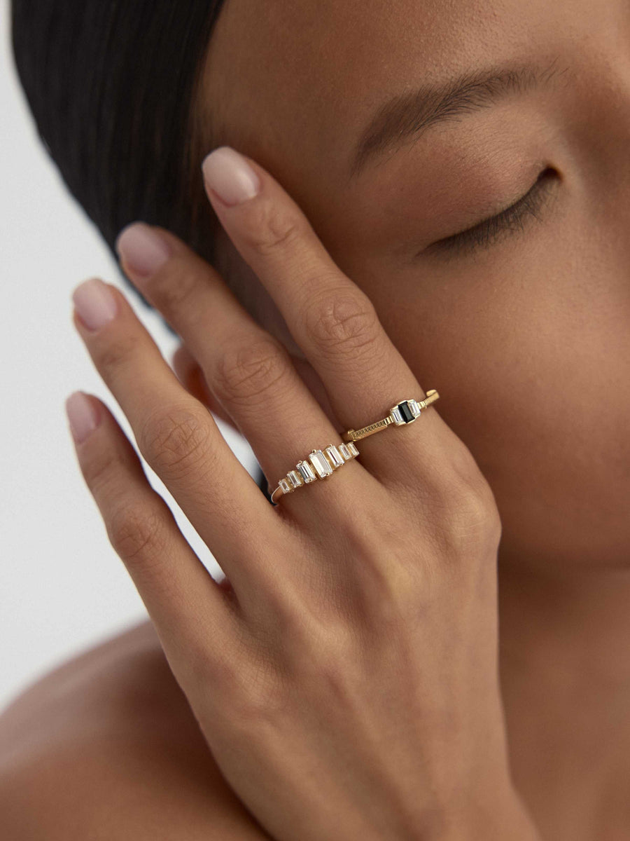 Baget Siyah Taşlı Modern 14K Altın Yüzük