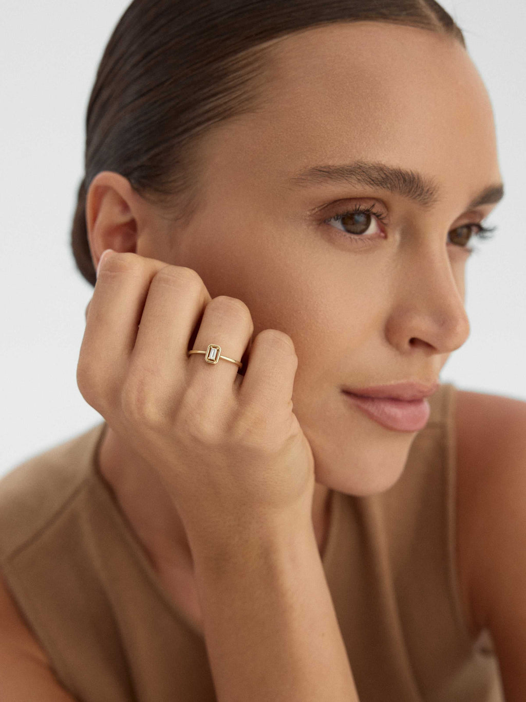 Baget Taşlı Modern Minimal 14K Altın Yüzük - Elef Kuyumculuk