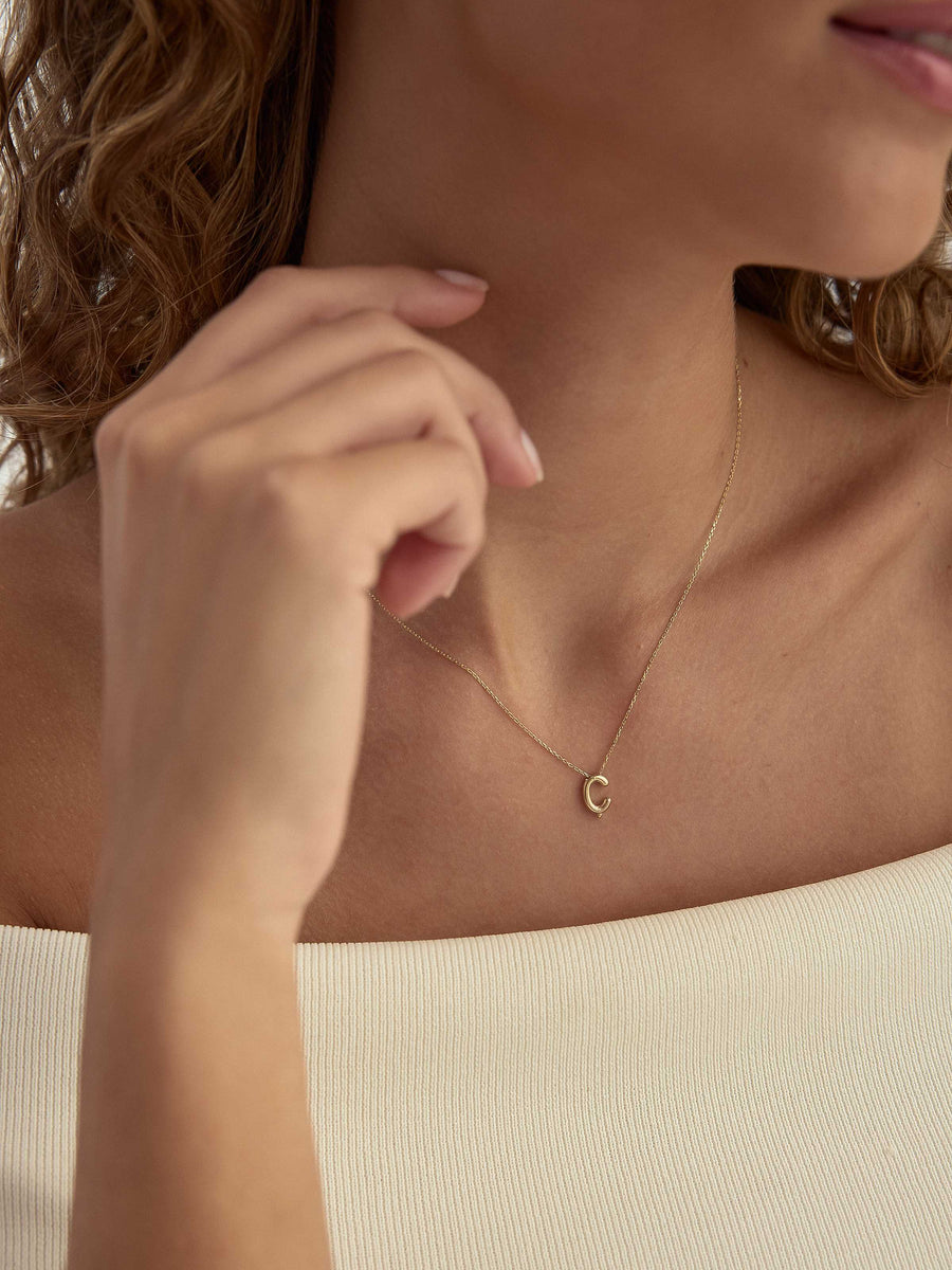 Ç Harfi Sade 14K Altın Harf Kolye
