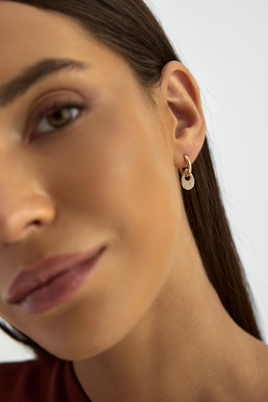 Damla Formlu Sıralı Taşlı Halka 14K Altın Küpe