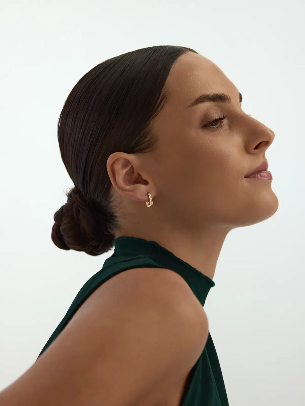 Dikdörtgen Form Sıralı Taş Detaylı 14K Altın Küpe - Elef Kuyumculuk