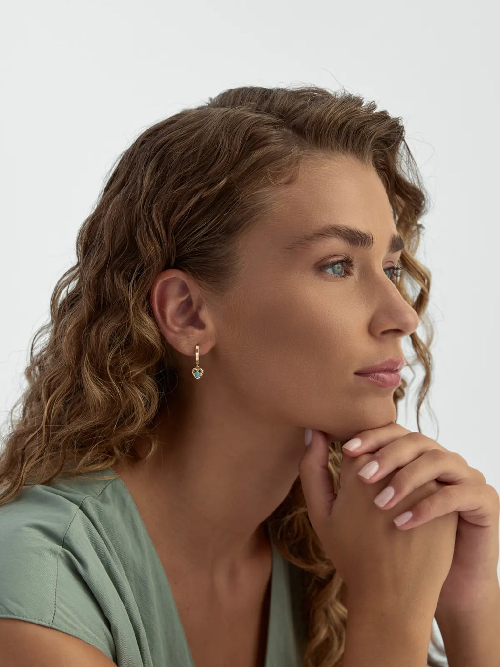 Firuze Taşlı Kalp Form Sallantılı 14K Altın Küpe - Elef Kuyumculuk