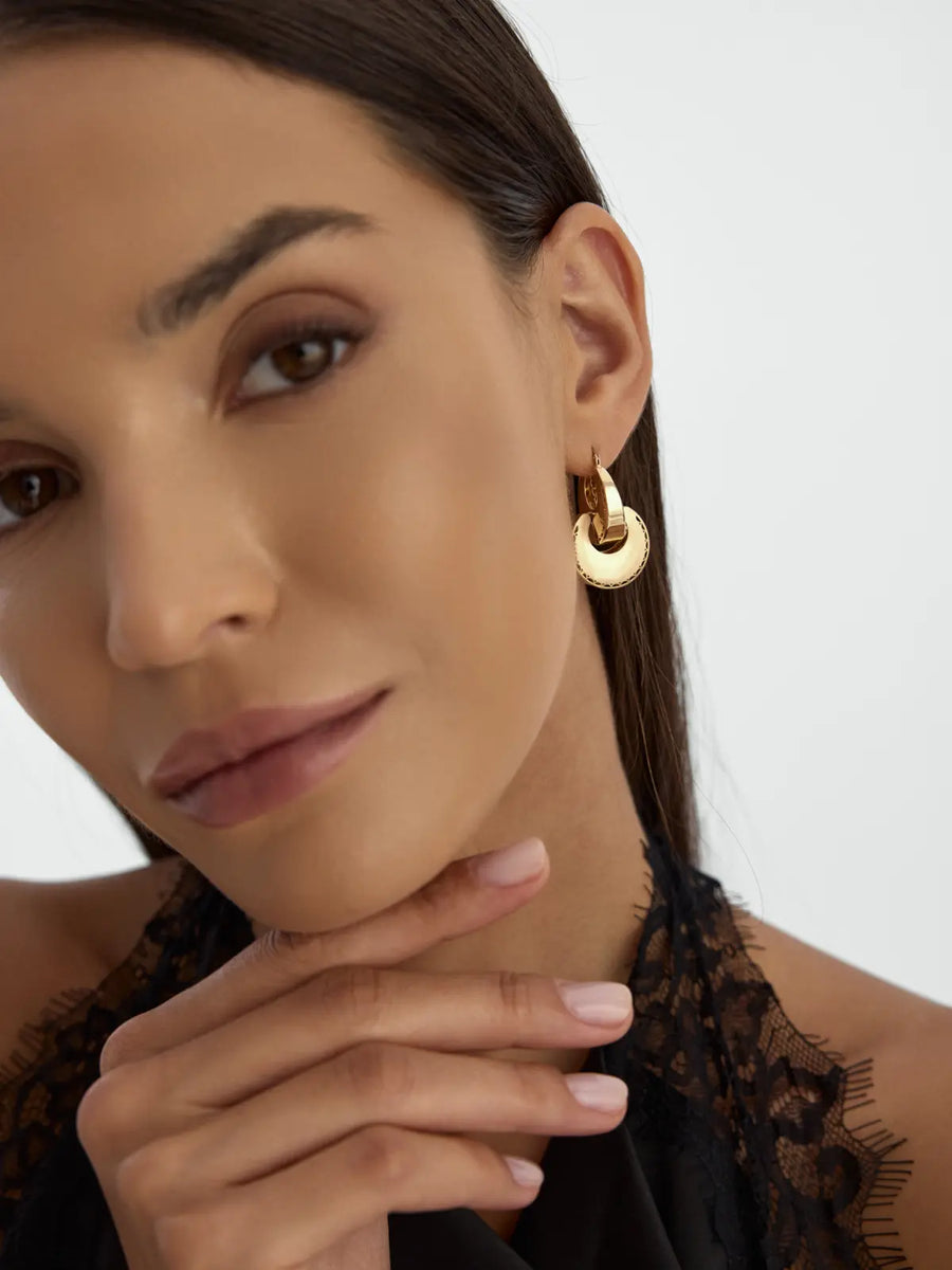İtalyan Geçmeli Halka Formlu 14K Altın Küpe
