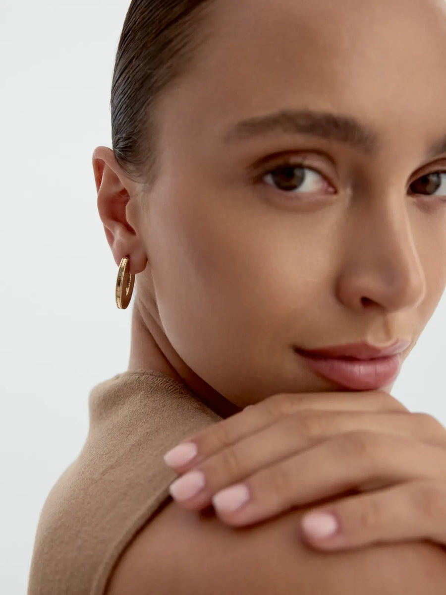 İtalyan Kesim Detaylı Oval 14K Altın Küpe