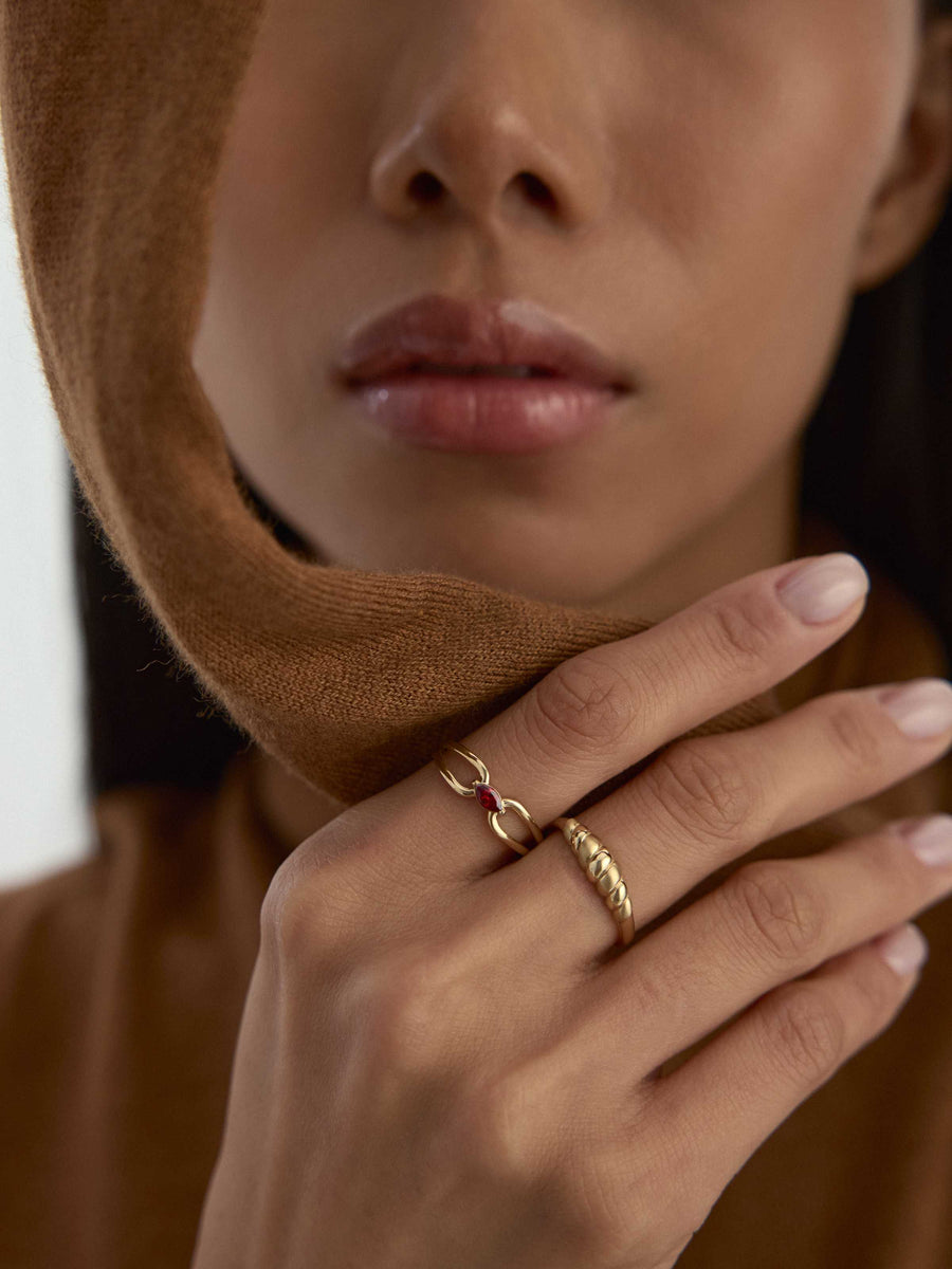 Markiz Kesim Kırmızı Taşlı Modern 14K Altın Yüzük
