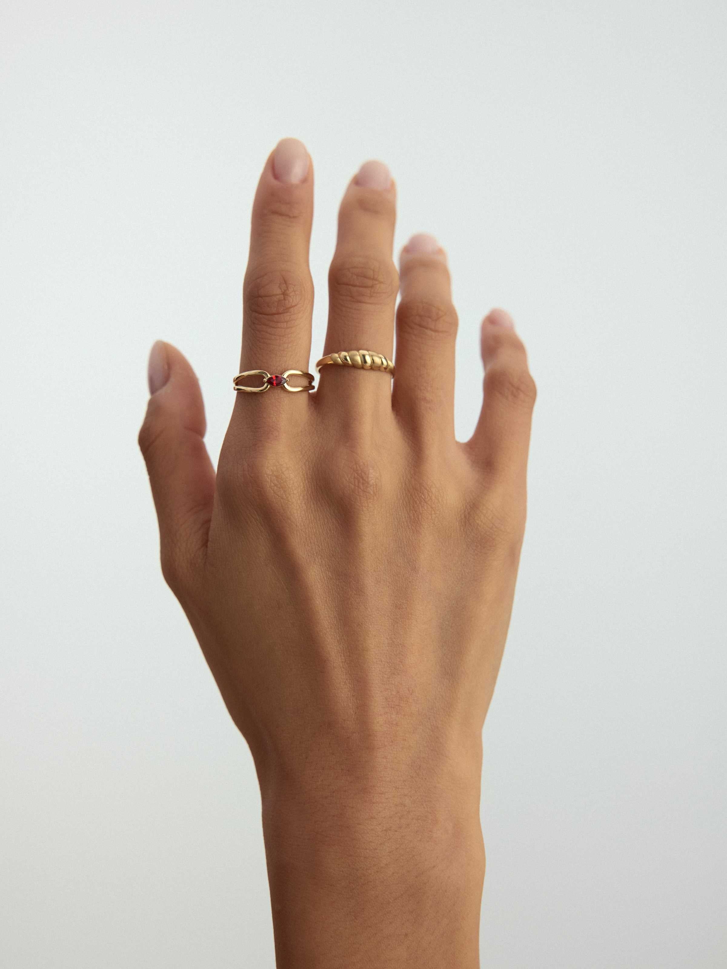 Markiz Kesim Kırmızı Taşlı Modern 14K Altın Yüzük - Elef Kuyumculuk