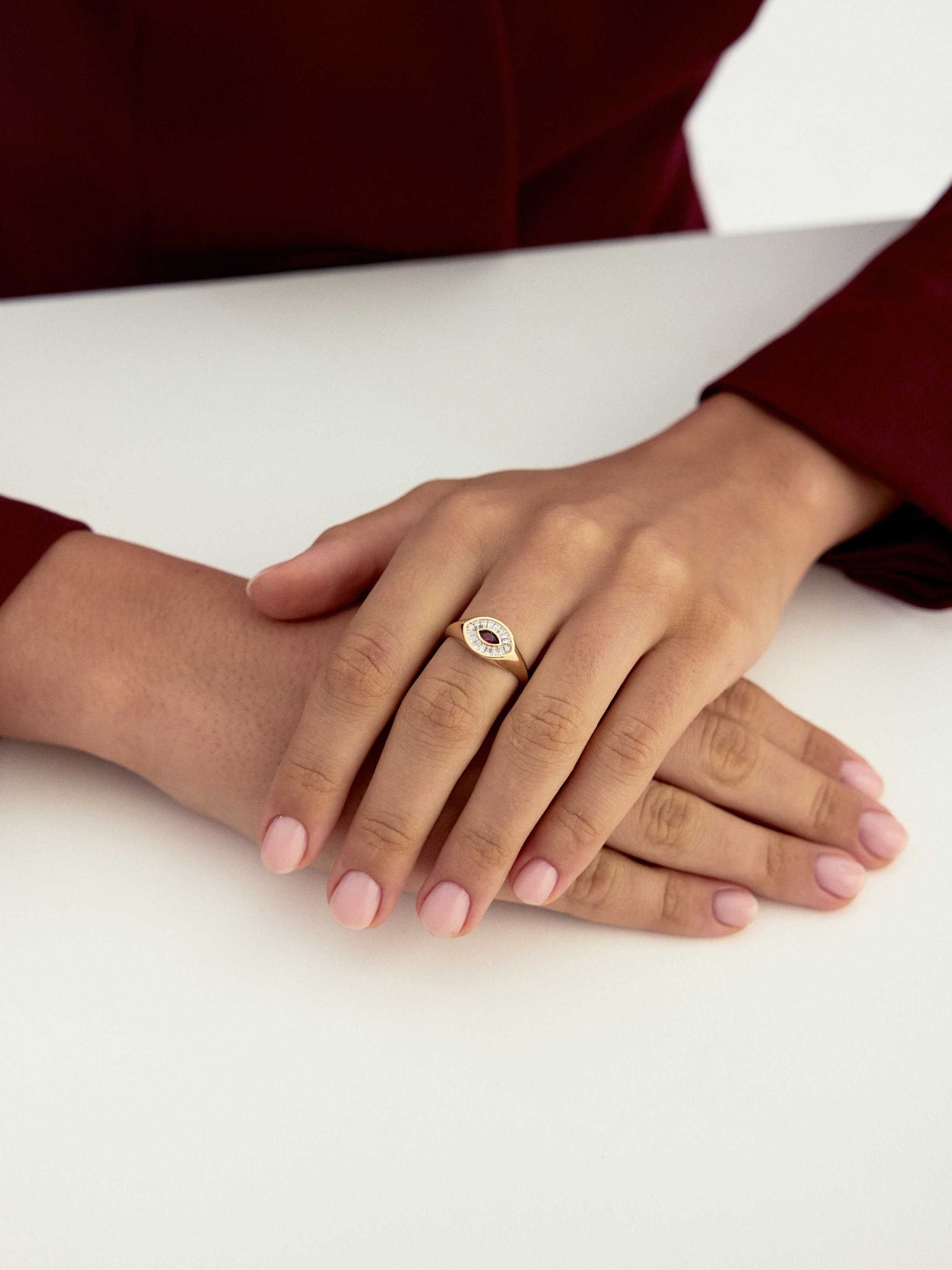 Marquise Garnet ve Baget Taşlı Modern 14K Altın Yüzük - Elef Kuyumculuk