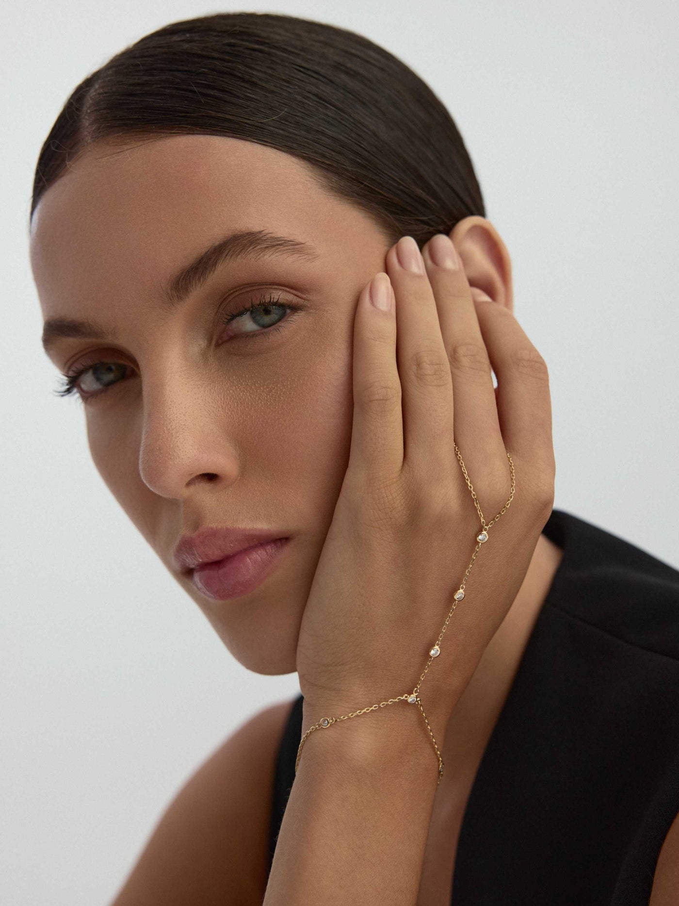 Minimal Zirkon Detaylı 14K Altın Şahmeran - Elef Kuyumculuk