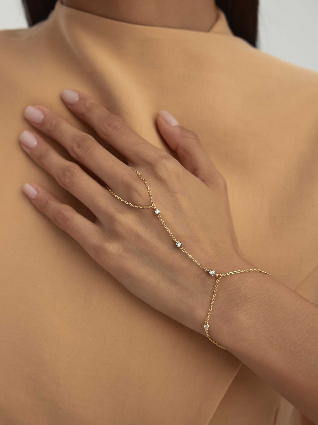 Minimal Zirkon Detaylı 14K Altın Şahmeran - Elef Kuyumculuk