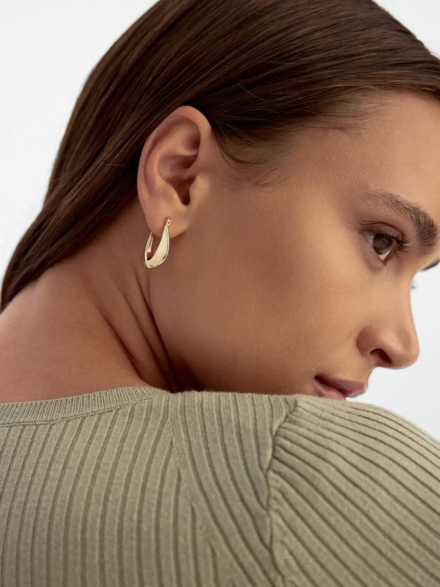 Modern Form Geniş Halka 14K Altın Küpe