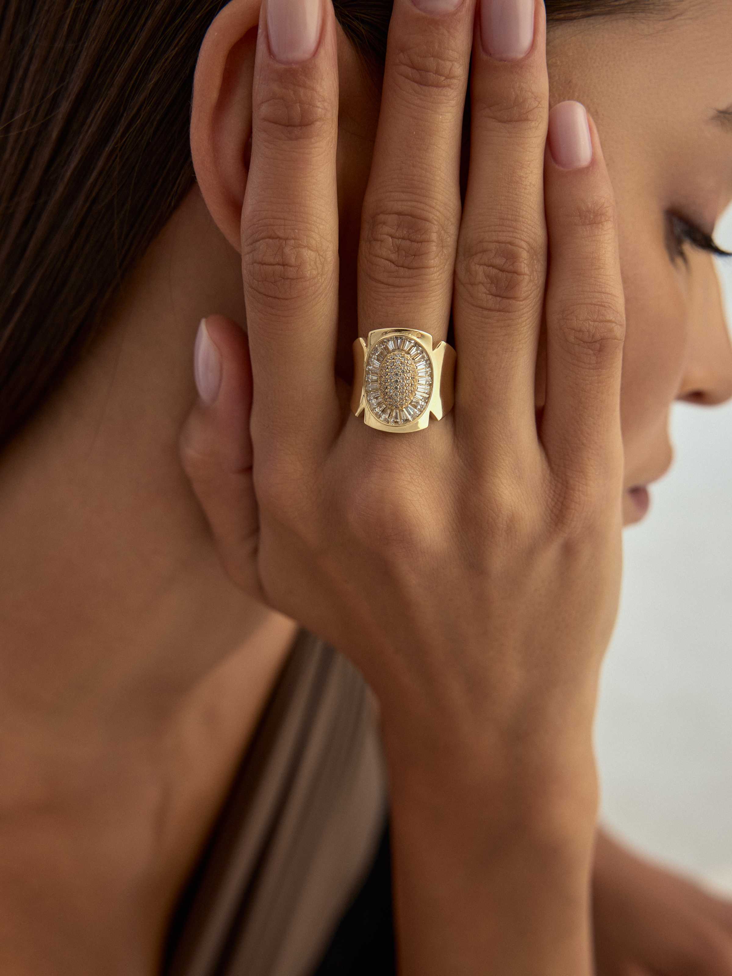 Oval Formlu Baget ve Yuvarlak Taşlı Modern 14K Altın Yüzük - Elef Kuyumculuk