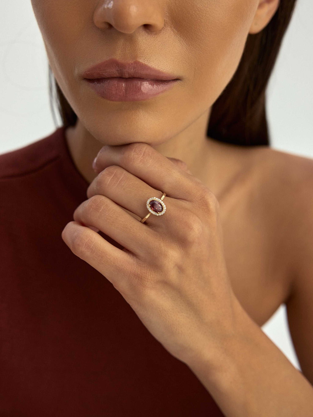 Oval Garnet Taşlı Halo 14K Altın Yüzük - Elef Kuyumculuk