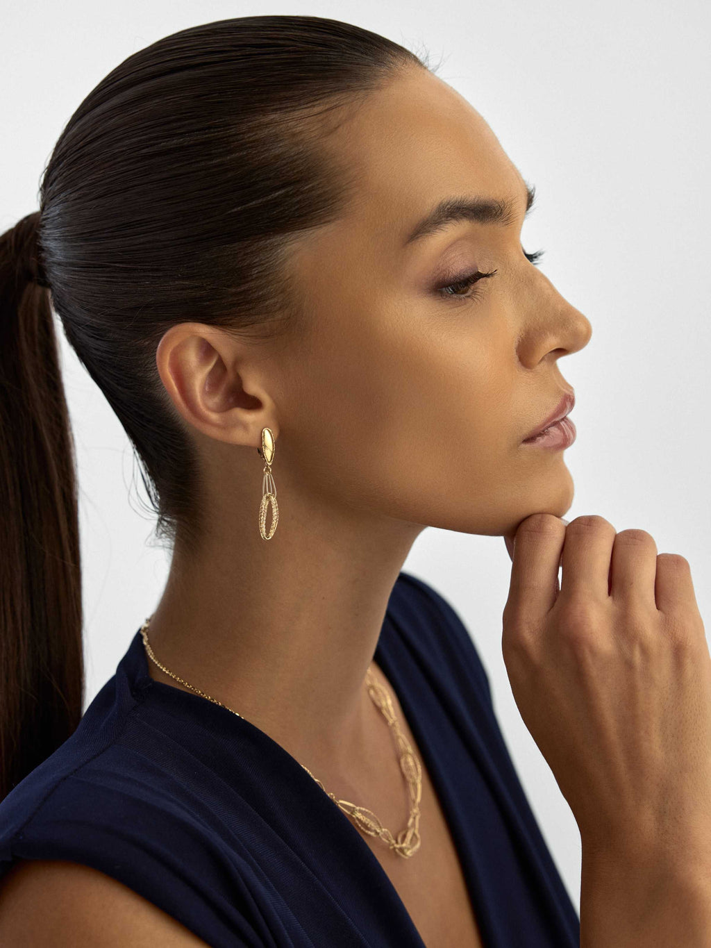 Oval Halkalı Sallantılı 14K Altın Küpe - Elef Kuyumculuk