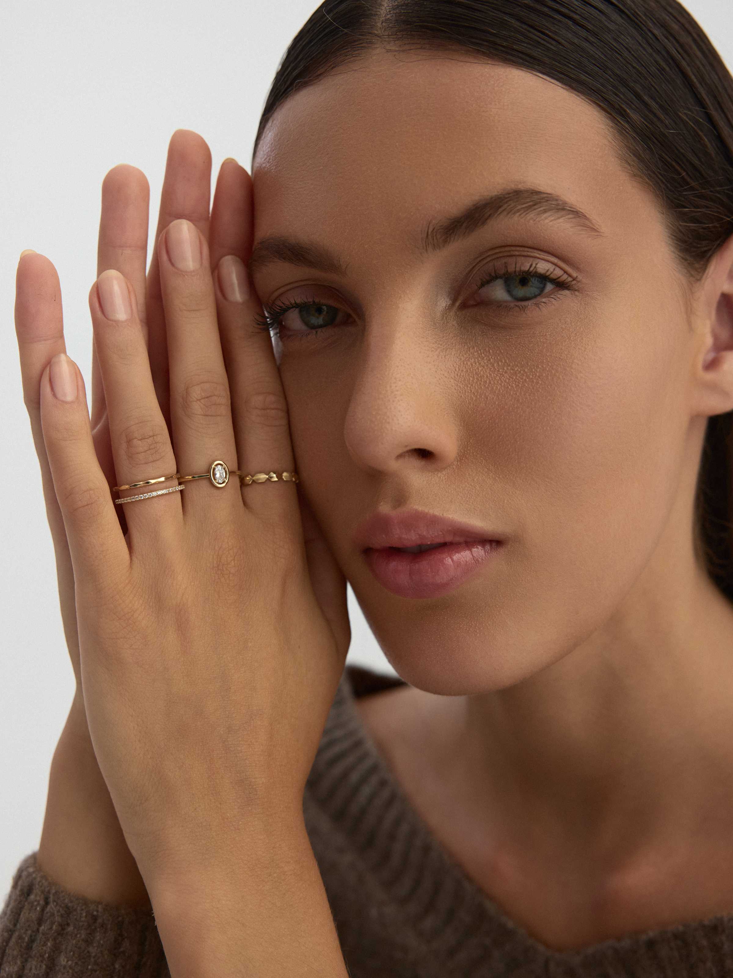 Oval Kesim Taşlı Minimal 14K Altın Yüzük - Elef Kuyumculuk