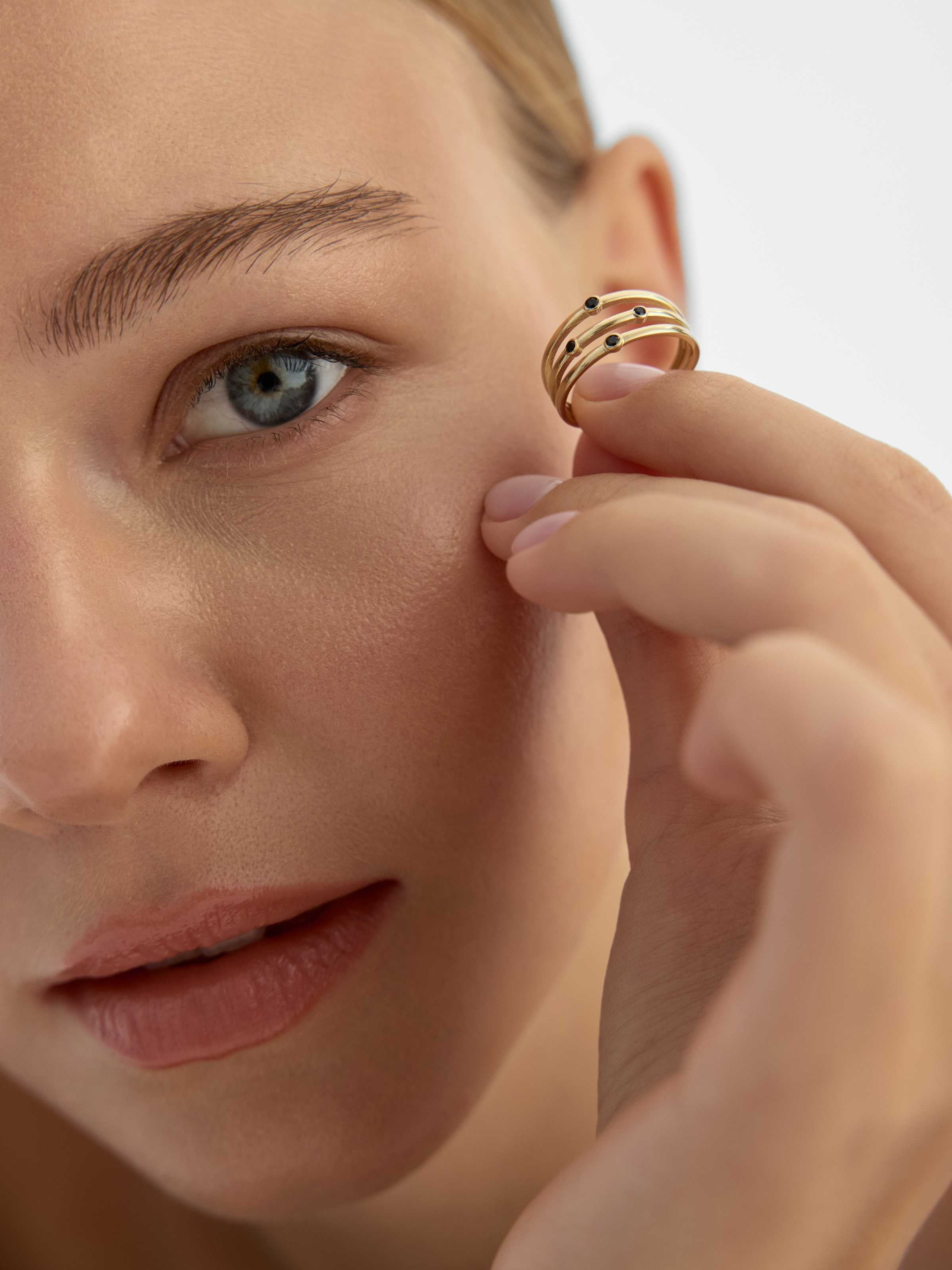 Siyah Taşlı Üç Sıralı Modern 14K Altın Yüzük - Elef Kuyumculuk