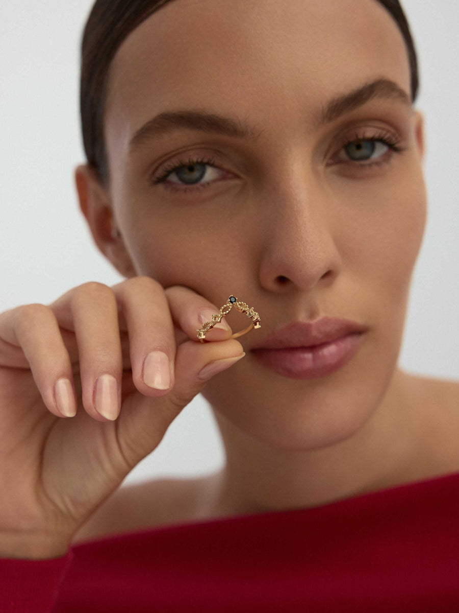 Taç Formlu Siyah Taşlı Vintage 14K Altın Yüzük