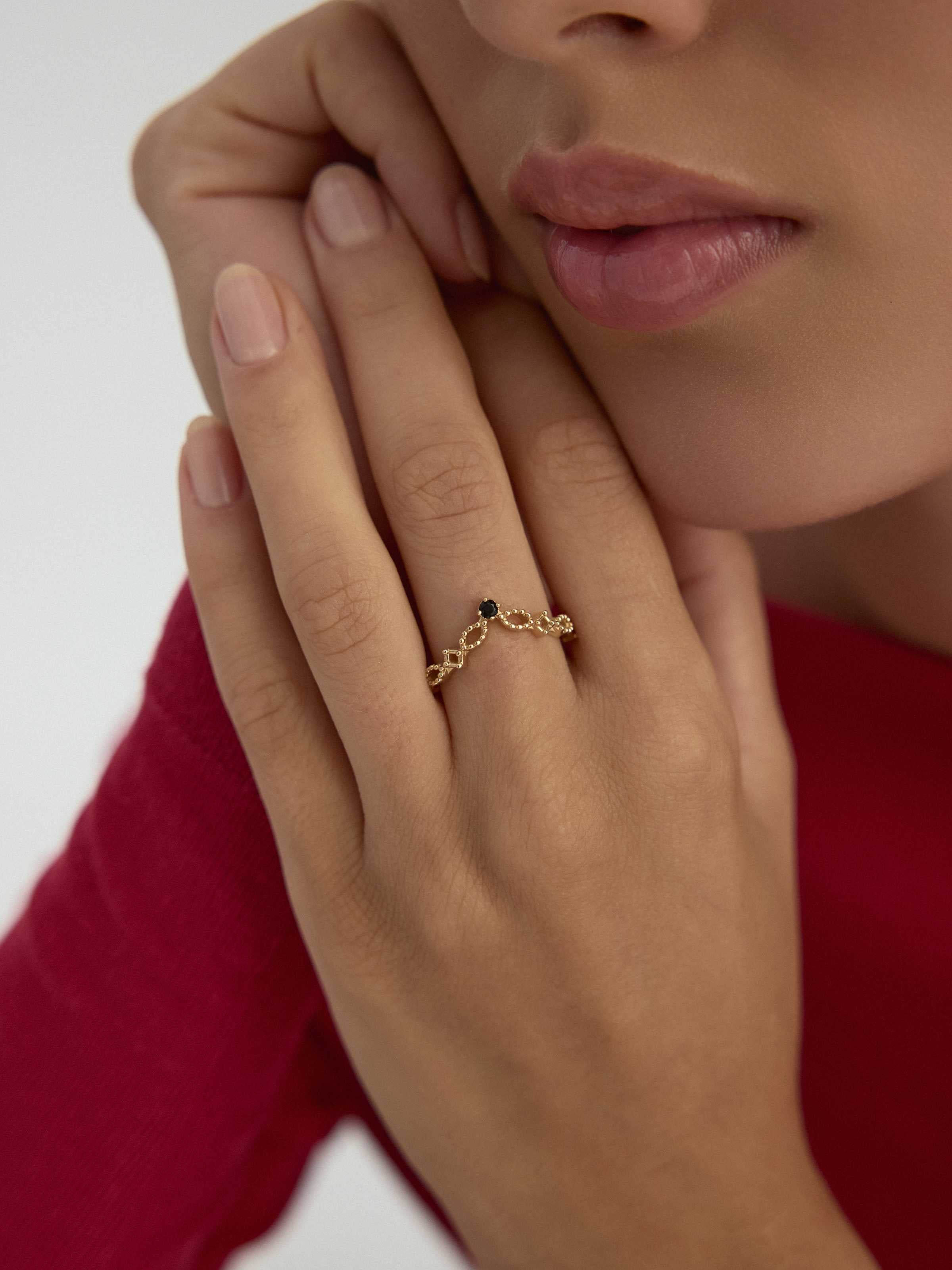 Taç Formlu Siyah Taşlı Vintage 14K Altın Yüzük - Elef Kuyumculuk