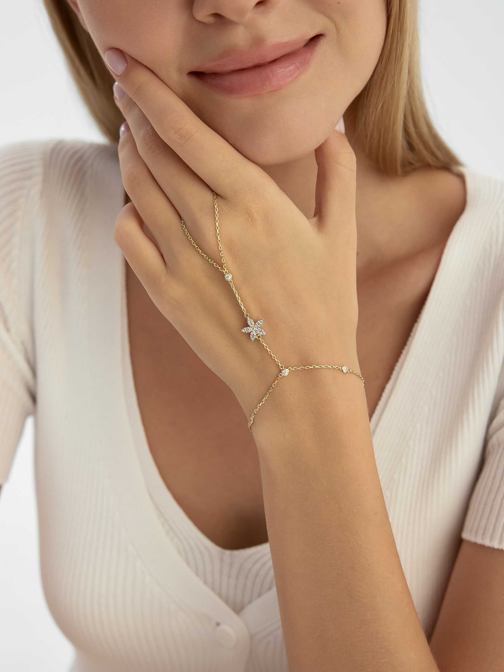 Yasemin Figürlü Minimal Zirkon Taşlı 14K Altın Şahmeran - Elef Kuyumculuk