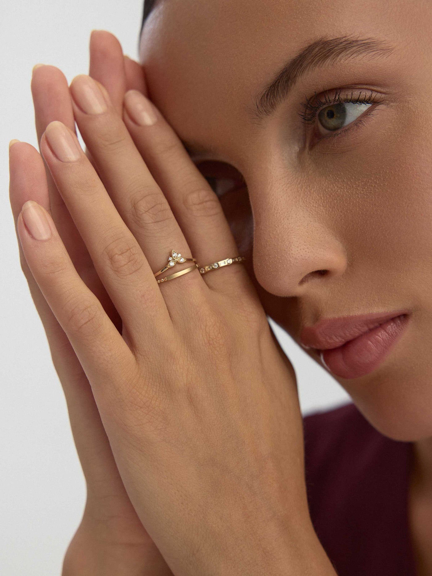 Yonca Motifli Taşlı Minimal 14K Altın Yüzük - Elef Kuyumculuk