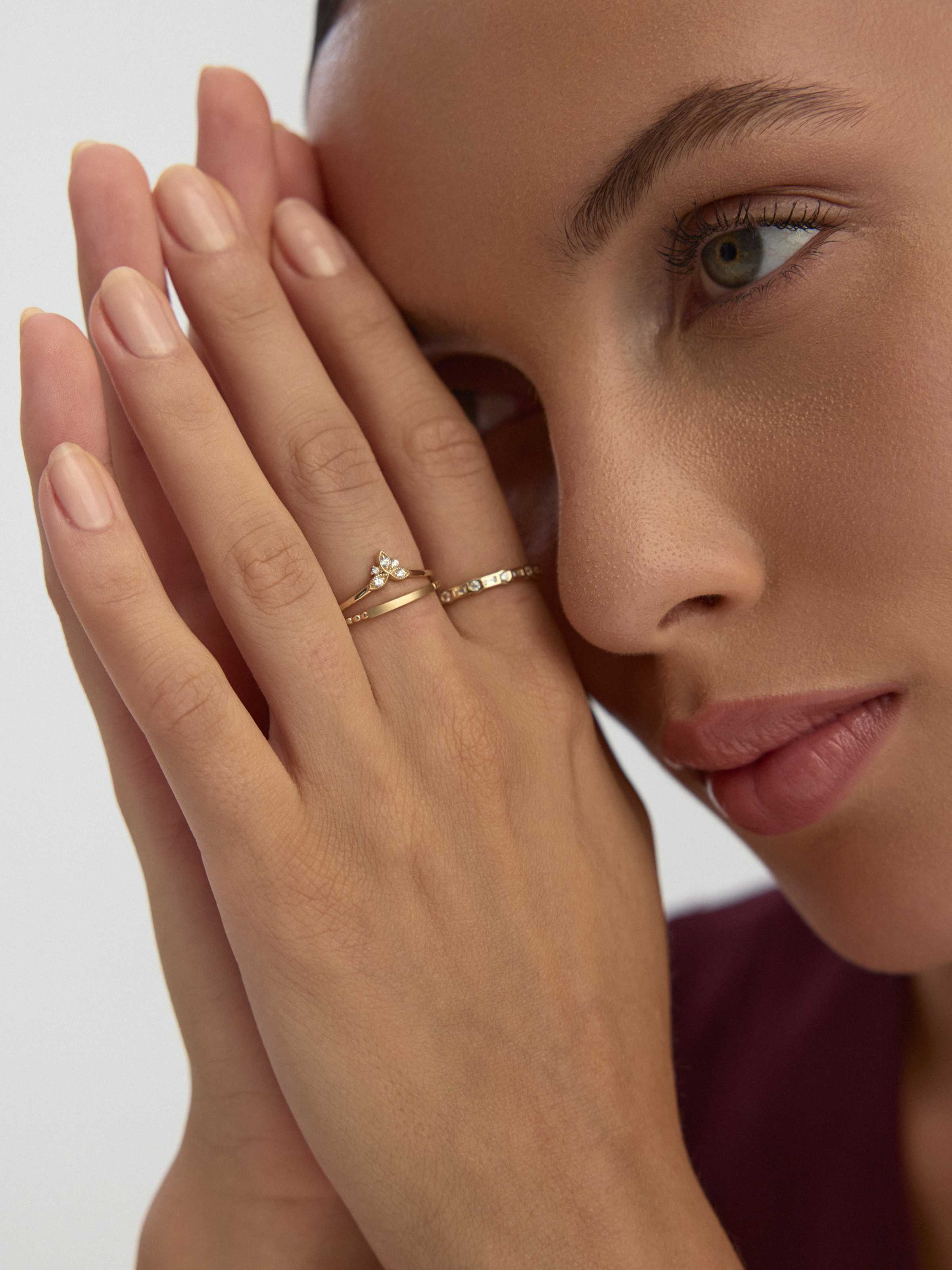 Yonca Motifli Taşlı Minimal 14K Altın Yüzük - Elef Kuyumculuk