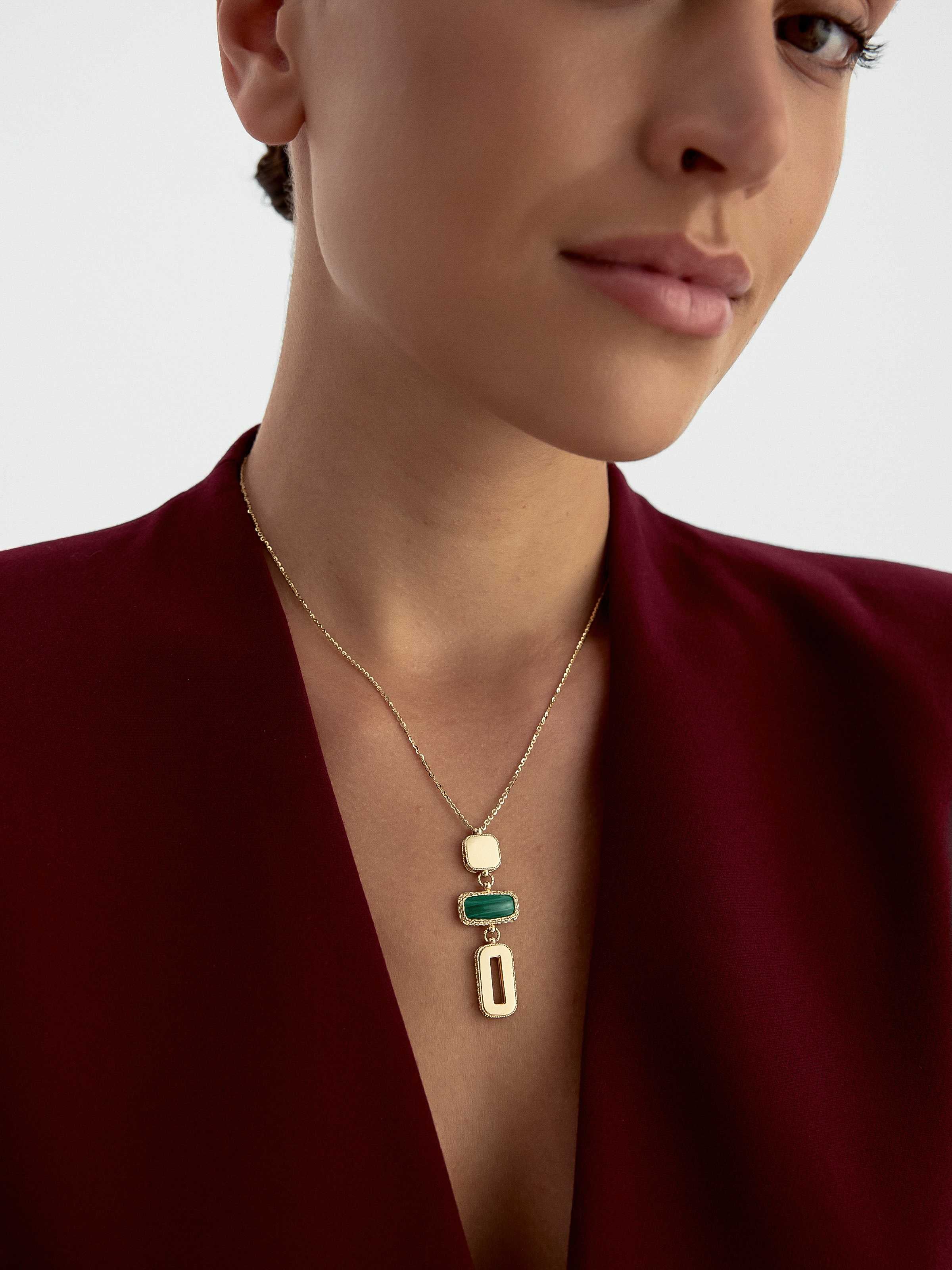 Zümrüt Rengi Taşlı Sıralı Motifli Modern 14K Altın Kolye - Elef Kuyumculuk