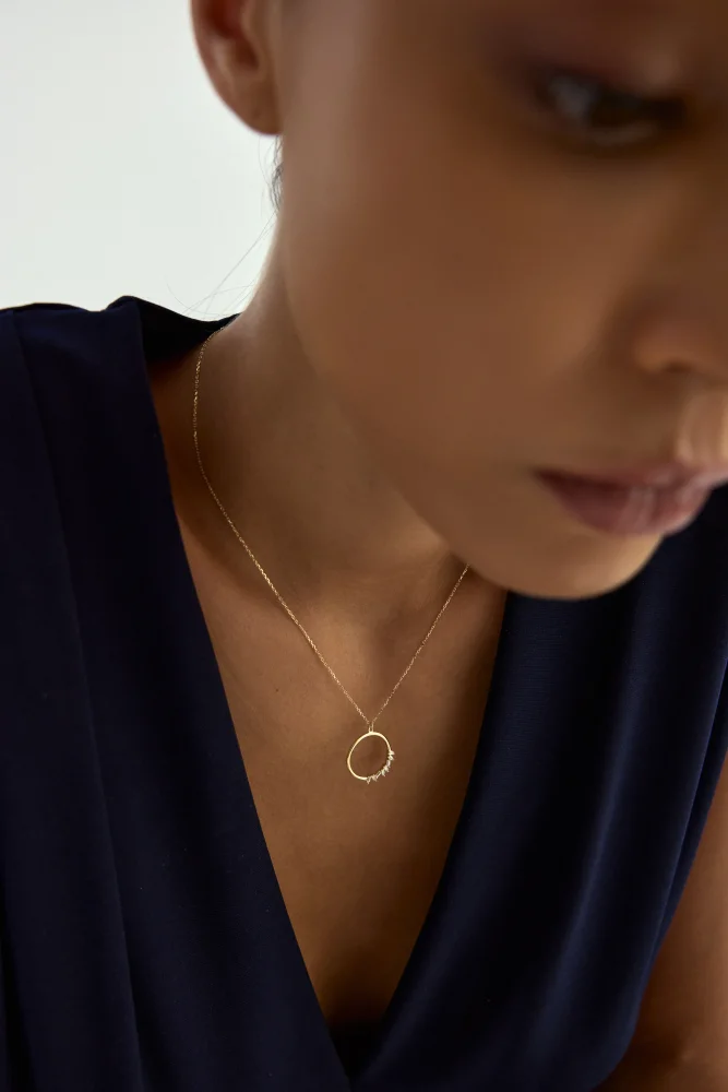 Çember Formlu Baget Taşlı 14K Altın Kolye - 3