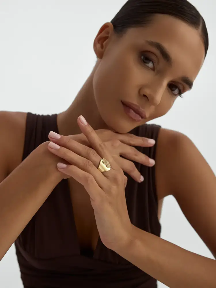 Çiçek Motifli Işıltılı 14K Altın Yüzük - 4