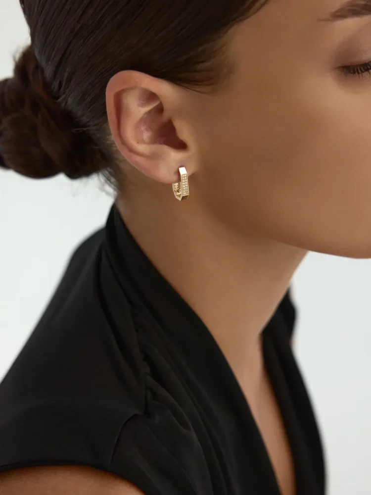 Dikdörtgen Form Sıralı Taş Detaylı 14K Altın Küpe - 3