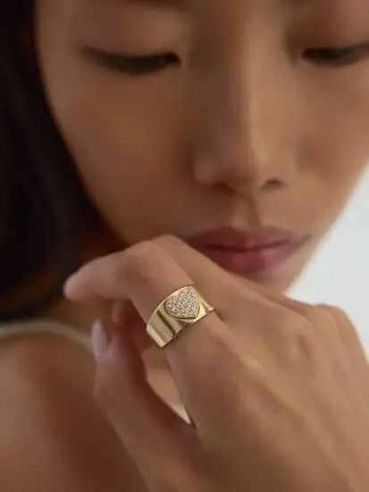 Kalp Motifli Pırlanta Görünümlü 14K Altın Yüzük - (1)