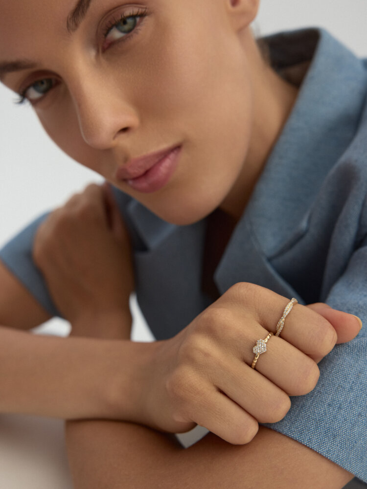 Kalp Motifli Sıralı Taşlı 14K Altın Yüzük - 4