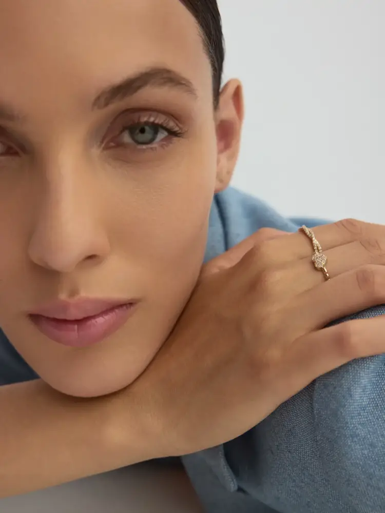 Kalp Motifli Sıralı Taşlı 14K Altın Yüzük - 5