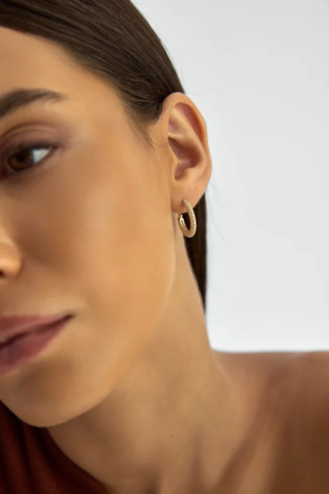 Sıralı Taşlı Bombeli Yarım Halka 14K Altın Küpe - 2