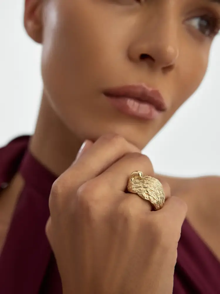 Tavuskuşu Figürlü Rölyef 14K Altın Yüzük - 2